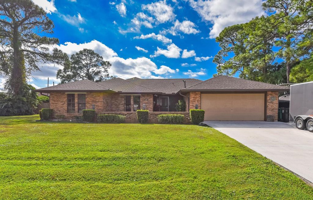 Photo of 844 SE Kendall Avenue, Port Saint Lucie, FL 34983 (MLS # R11145340)