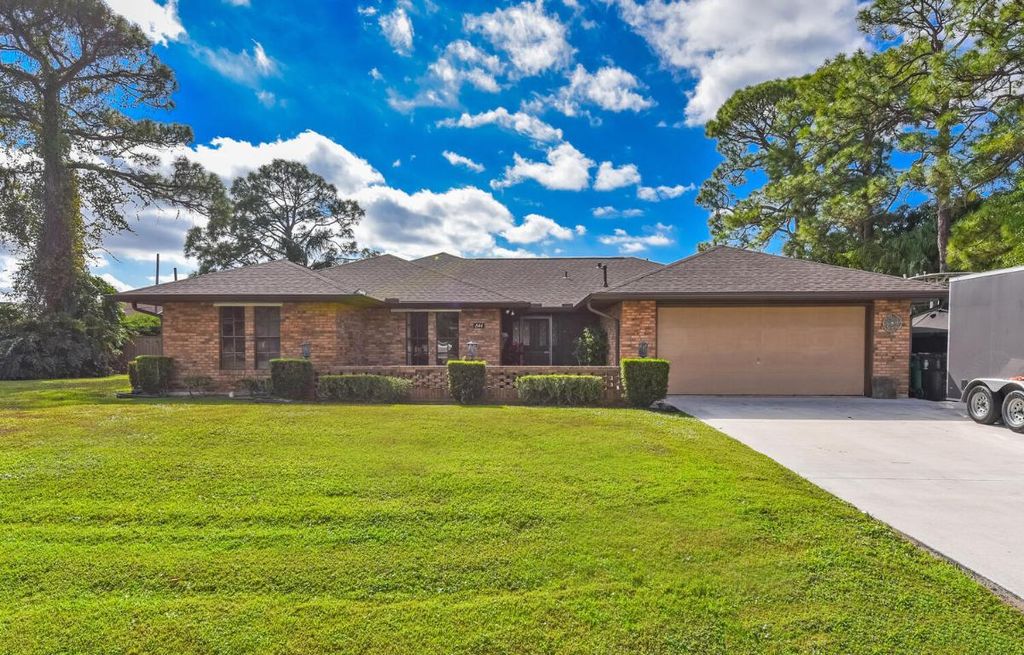 Photo of 844 SE Kendall Avenue, Port Saint Lucie, FL 34983 (MLS # R11145340)