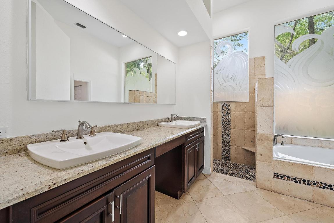 BANYANS - Residential