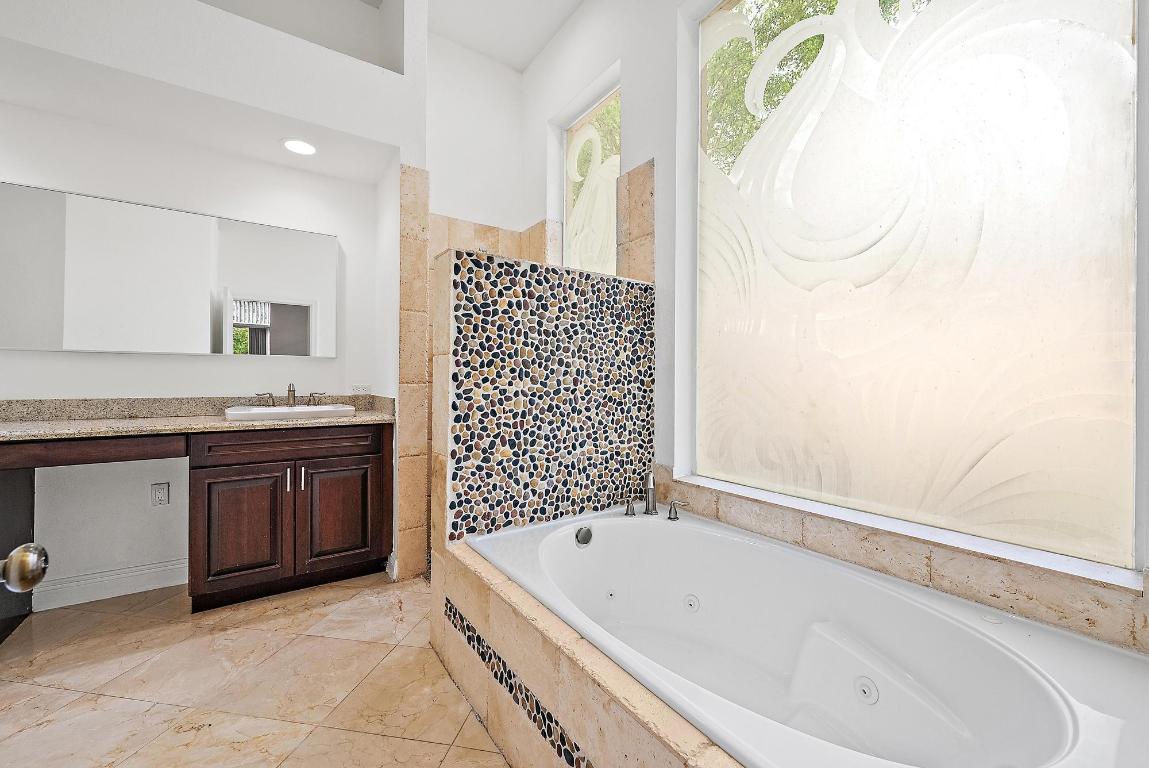 BANYANS - Residential