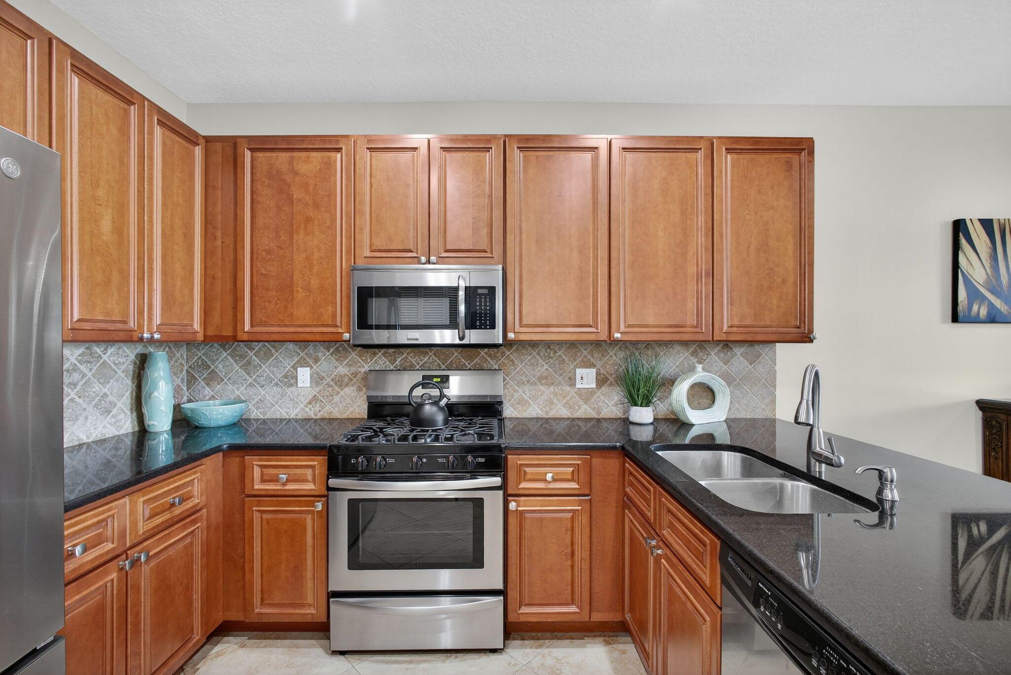 IBIS GOLF AND COUNTRY CLU - Residential Lease