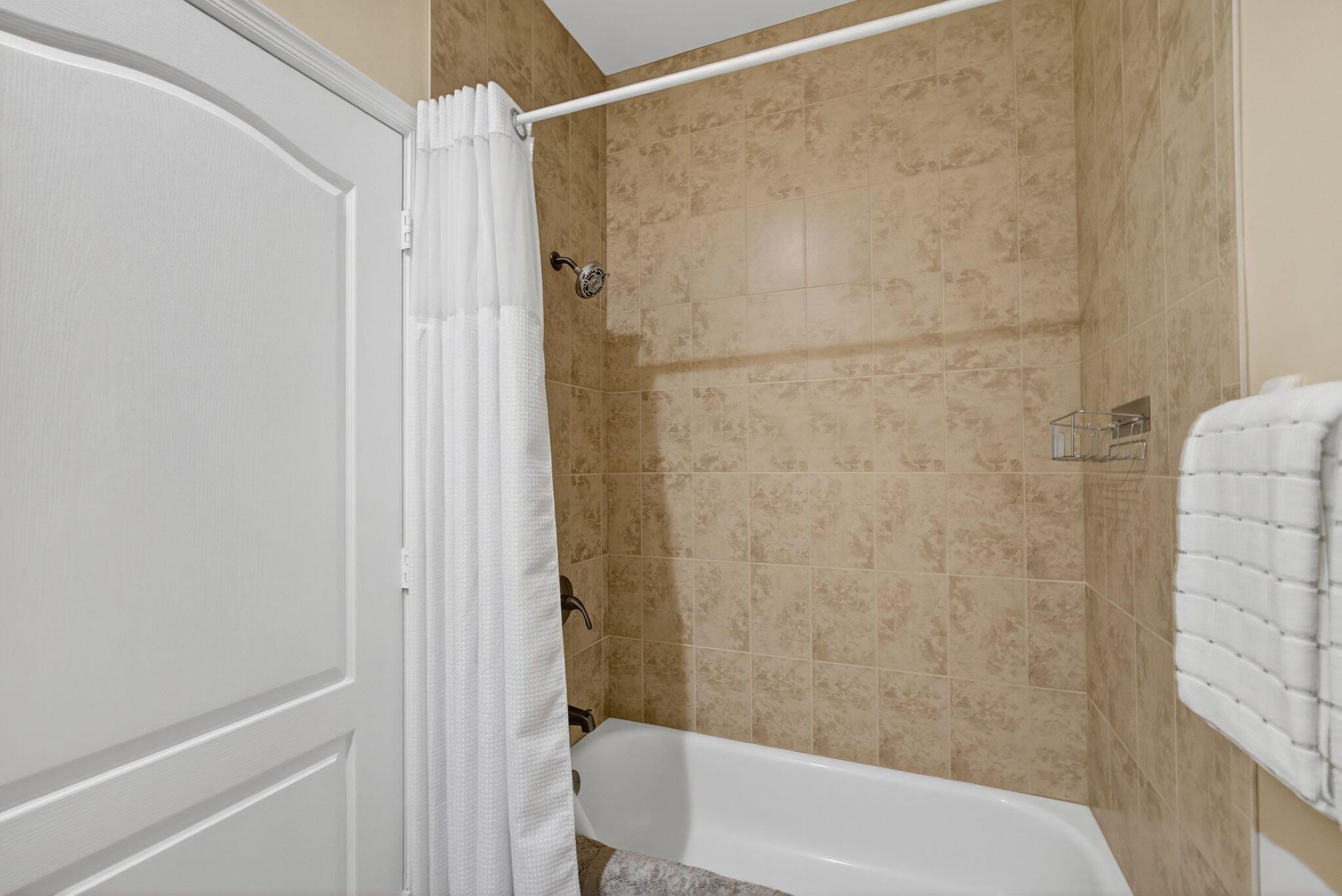 IBIS GOLF AND COUNTRY CLU - Residential Lease