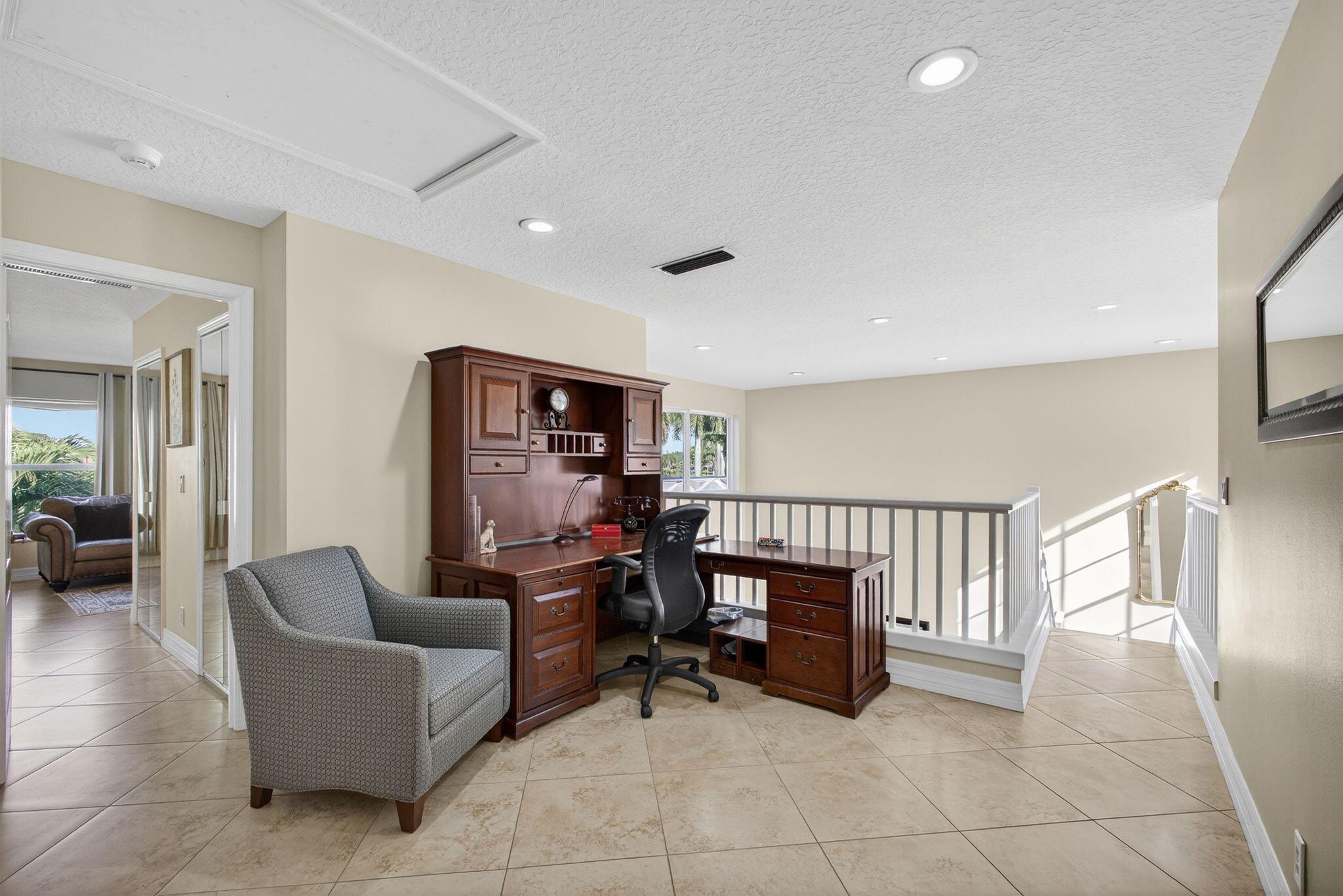 IBIS GOLF AND COUNTRY CLU - Residential Lease