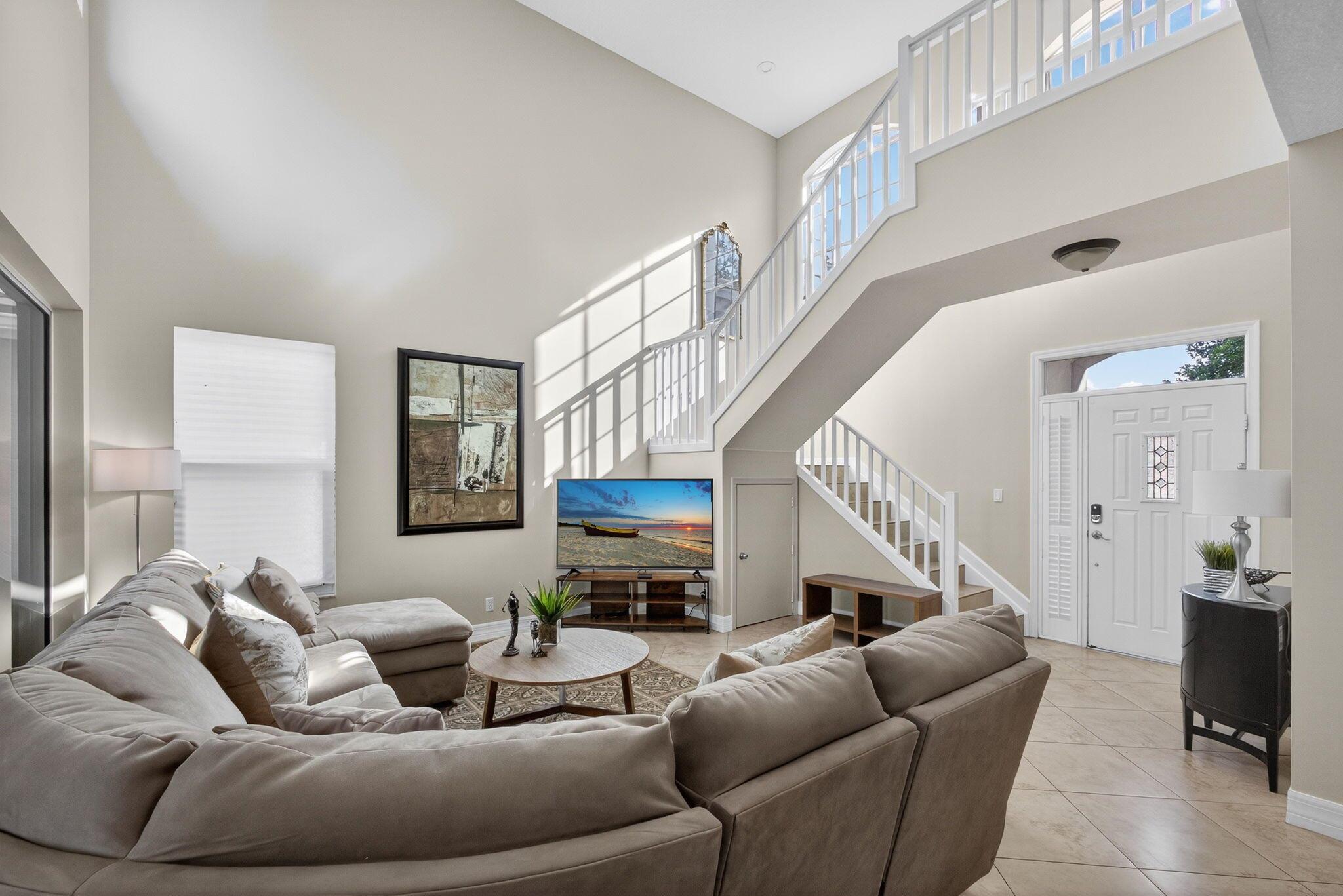 IBIS GOLF AND COUNTRY CLU - Residential Lease