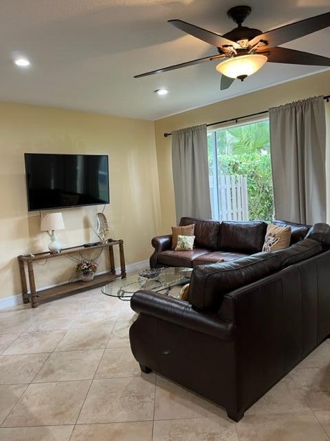 IBIS GOLF AND COUNTRY CLU - Residential Lease