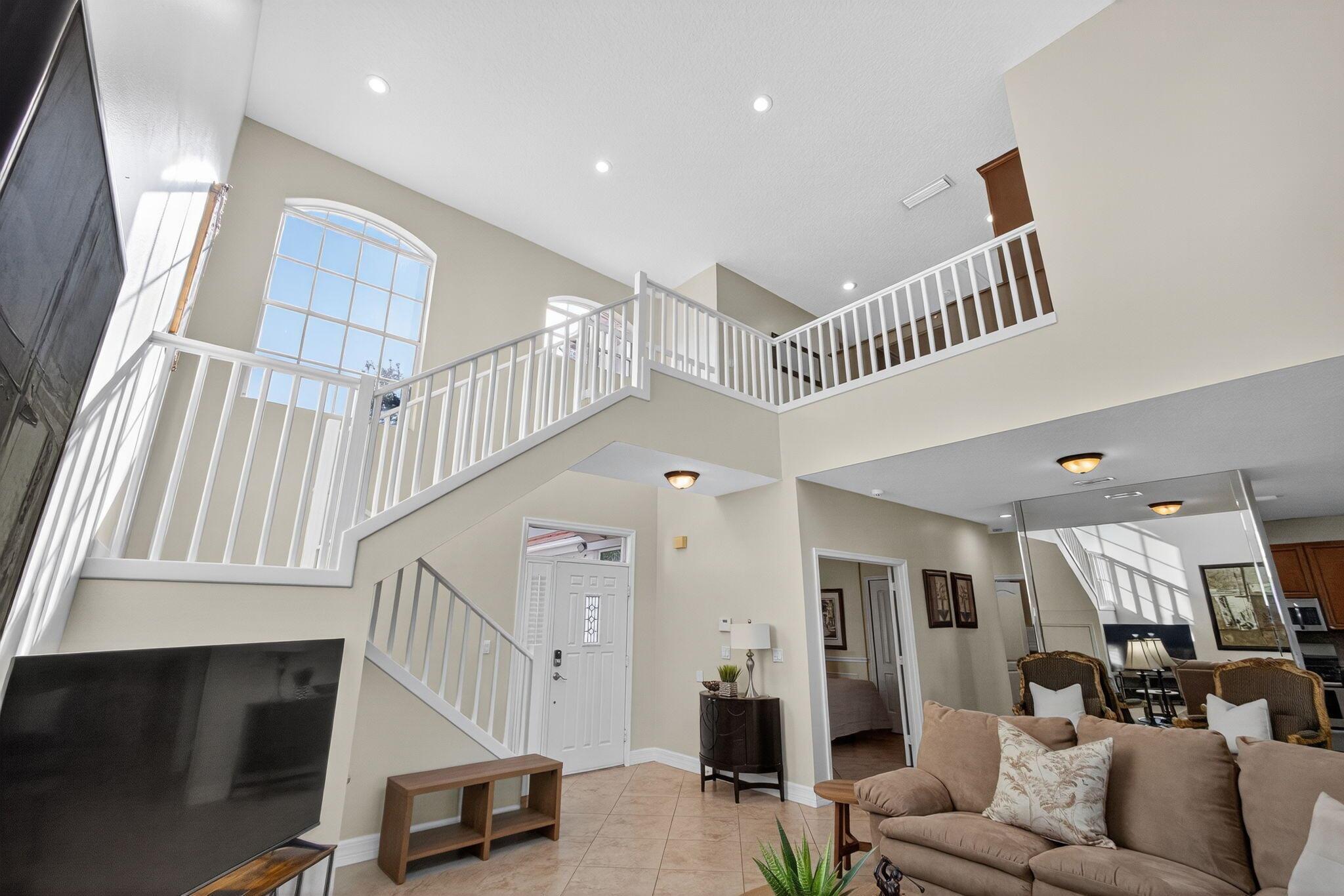 IBIS GOLF AND COUNTRY CLU - Residential Lease