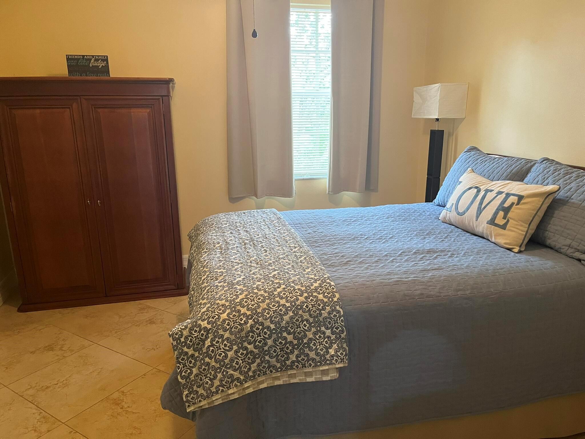 IBIS GOLF AND COUNTRY CLU - Residential Lease