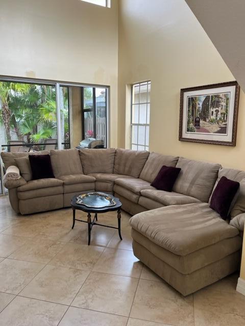 IBIS GOLF AND COUNTRY CLU - Residential Lease