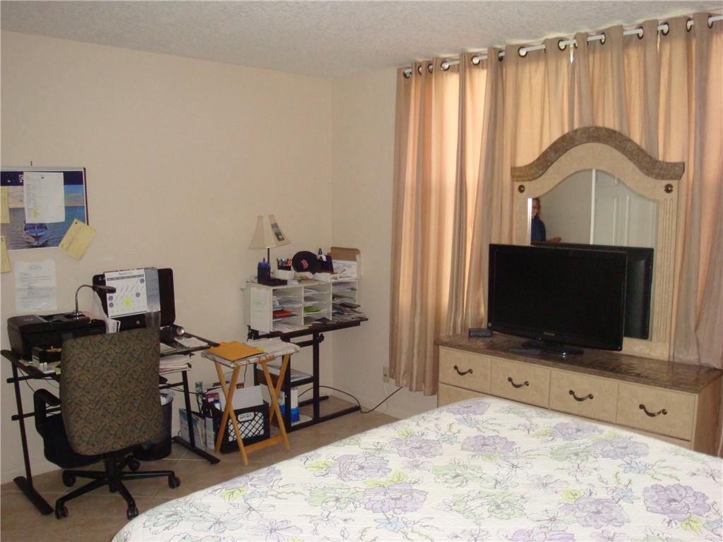 PALM SPRINGS 2 - Residential