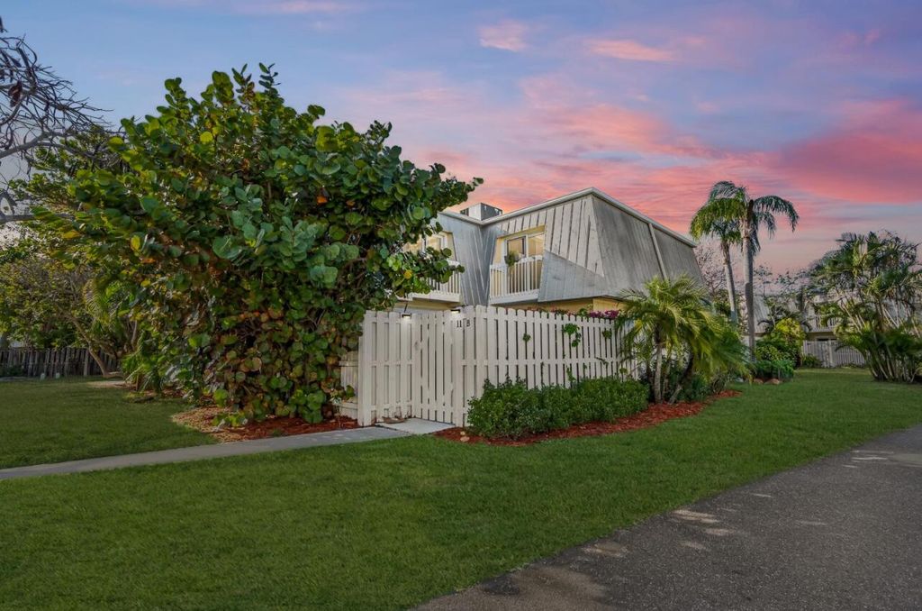 Photo of 141 E Riverside Drive #11b, Jupiter, FL 33469 (MLS # R10960535)