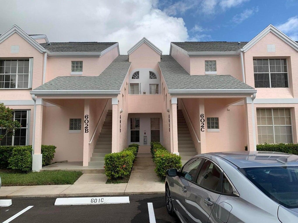 Photo of 601 Muirfield Court #601b, Jupiter, FL 33458 (MLS # R11002599)
