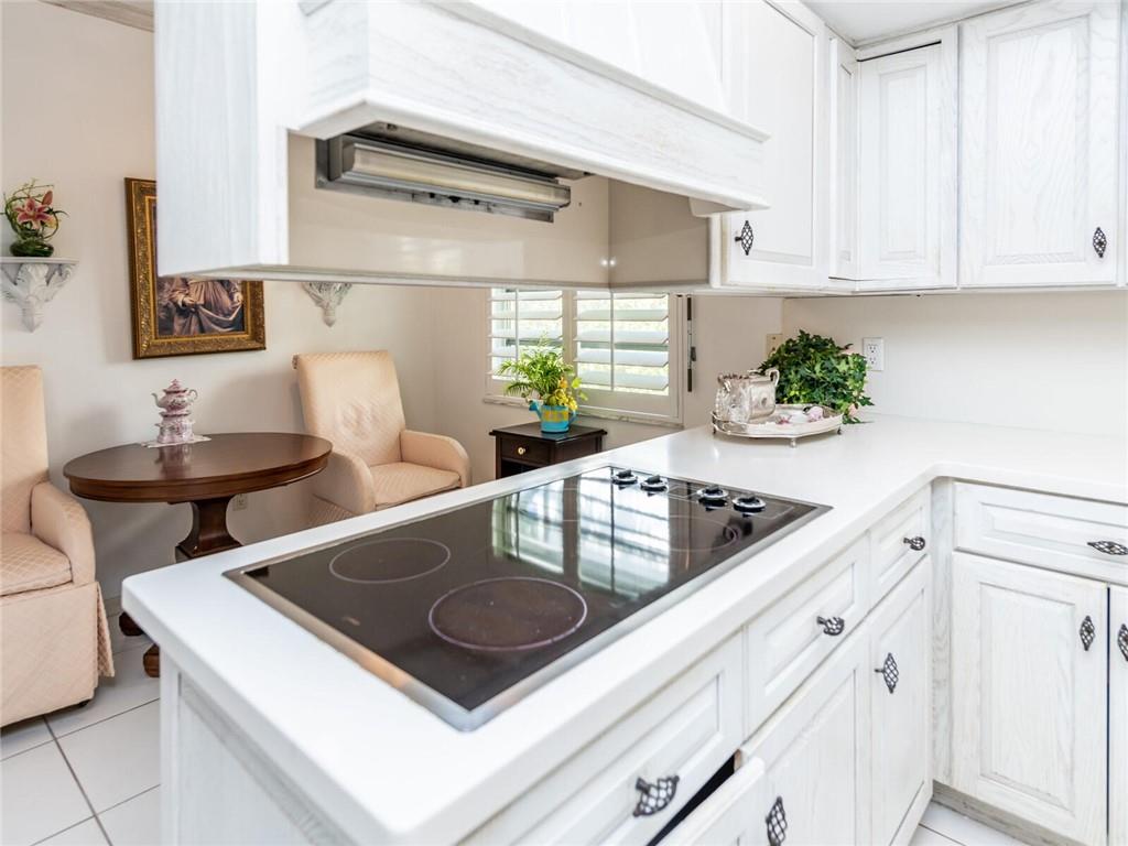 Del Lago Isle 42-2 B - Residential