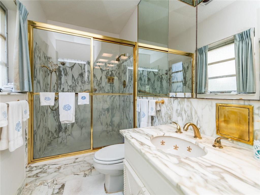 Del Lago Isle 42-2 B - Residential