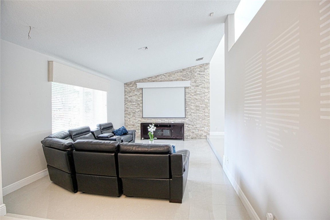 Pine Ridge North 127-29 B - Residential