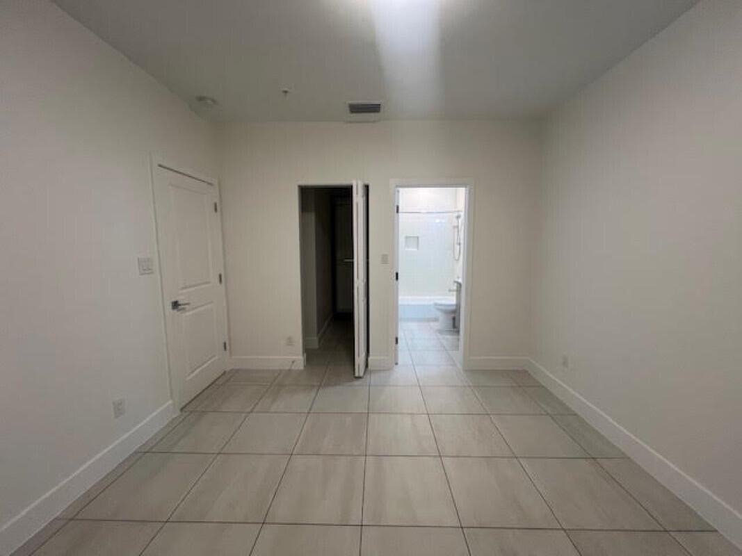 PALM BEACH FARMS CO 7 - Residential Lease