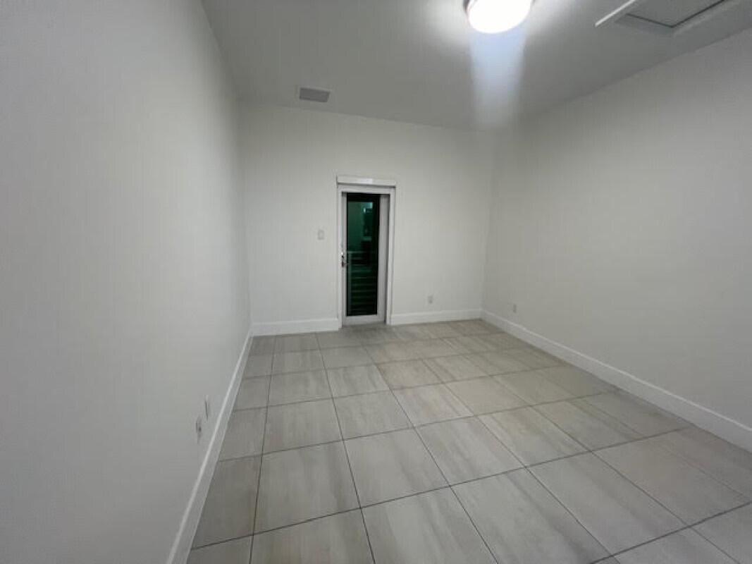 PALM BEACH FARMS CO 7 - Residential Lease