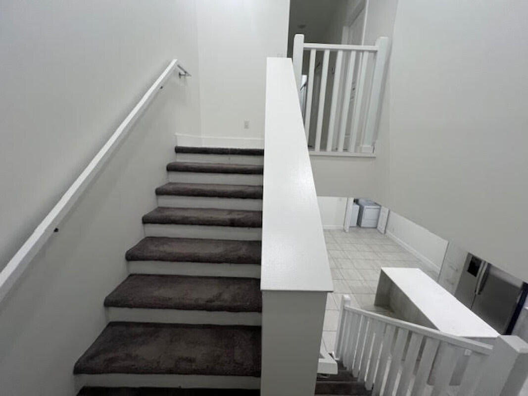 PALM BEACH FARMS CO 7 - Residential Lease