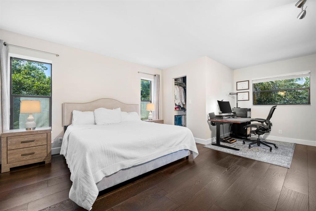 HAMMOCKS-LAKE FOREST CONDO - Residential