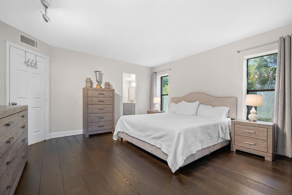 HAMMOCKS-LAKE FOREST CONDO - Residential