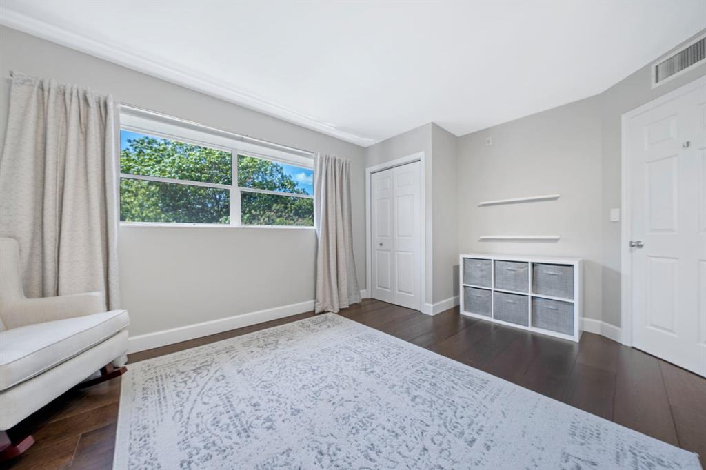 HAMMOCKS-LAKE FOREST CONDO - Residential