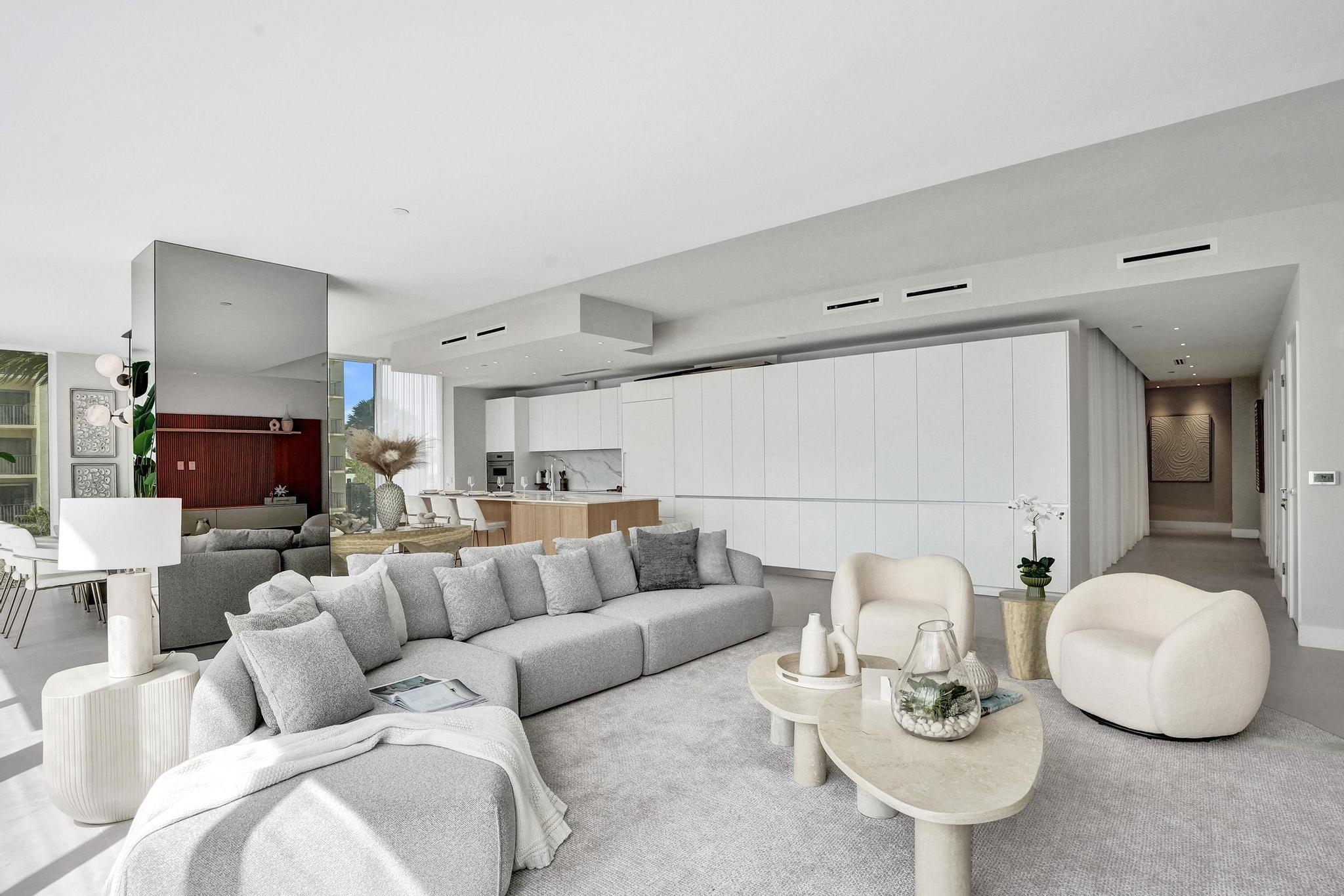 Entourage in the Sun - Residential