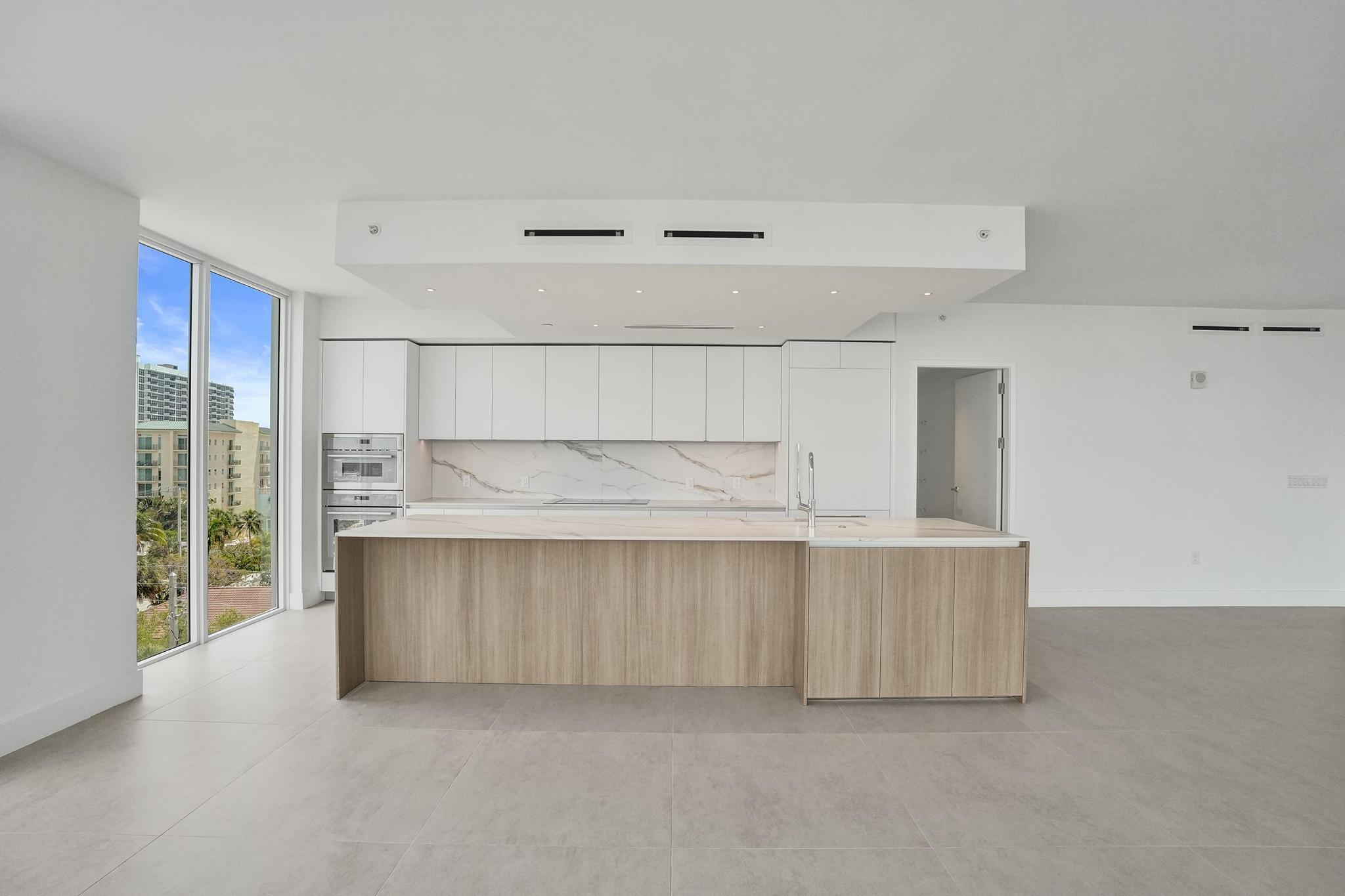 407 N Riverside Drive 605