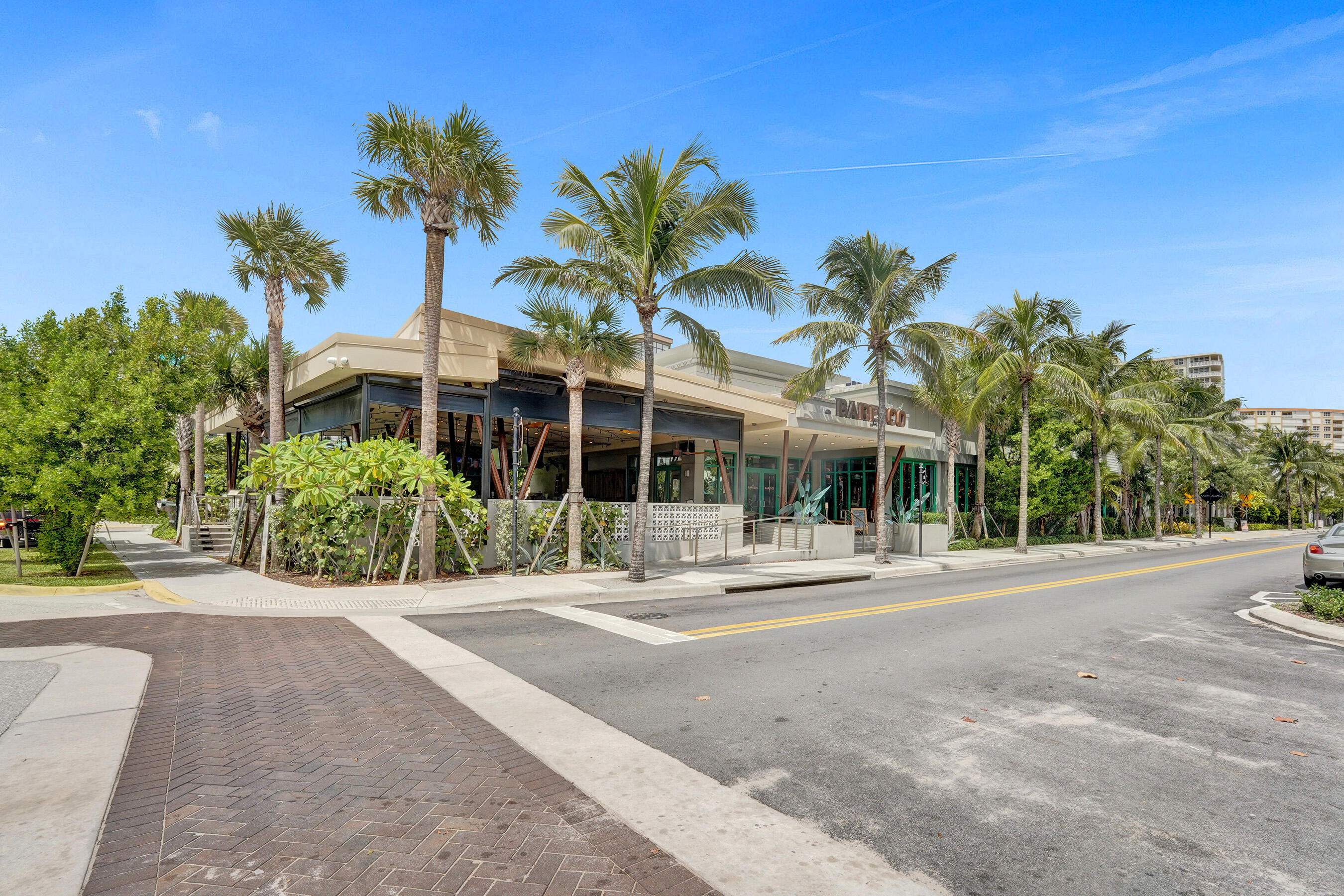 Entourage in the Sun - Residential