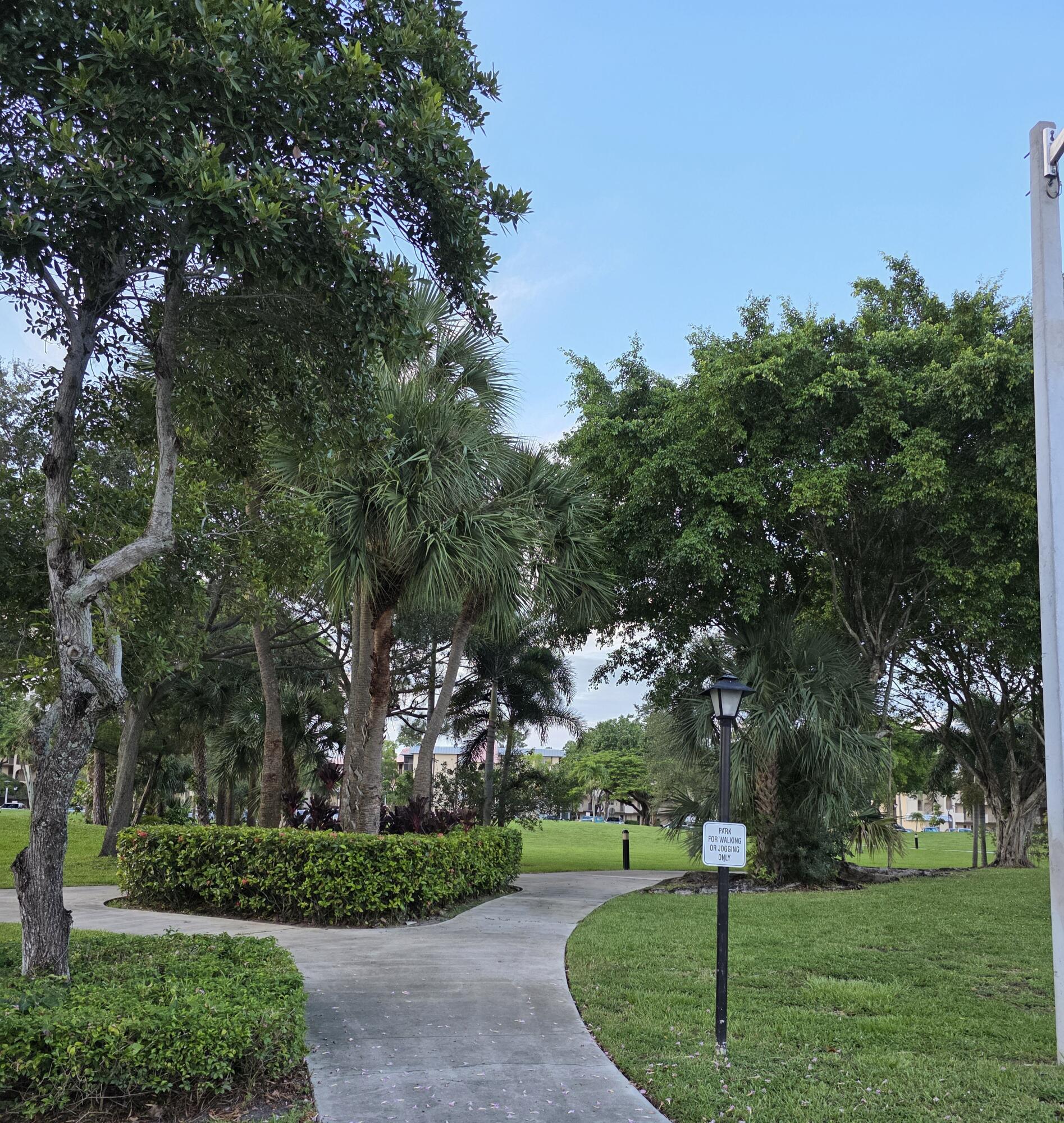 INVERRARY COUNTRY CLUB - Residential