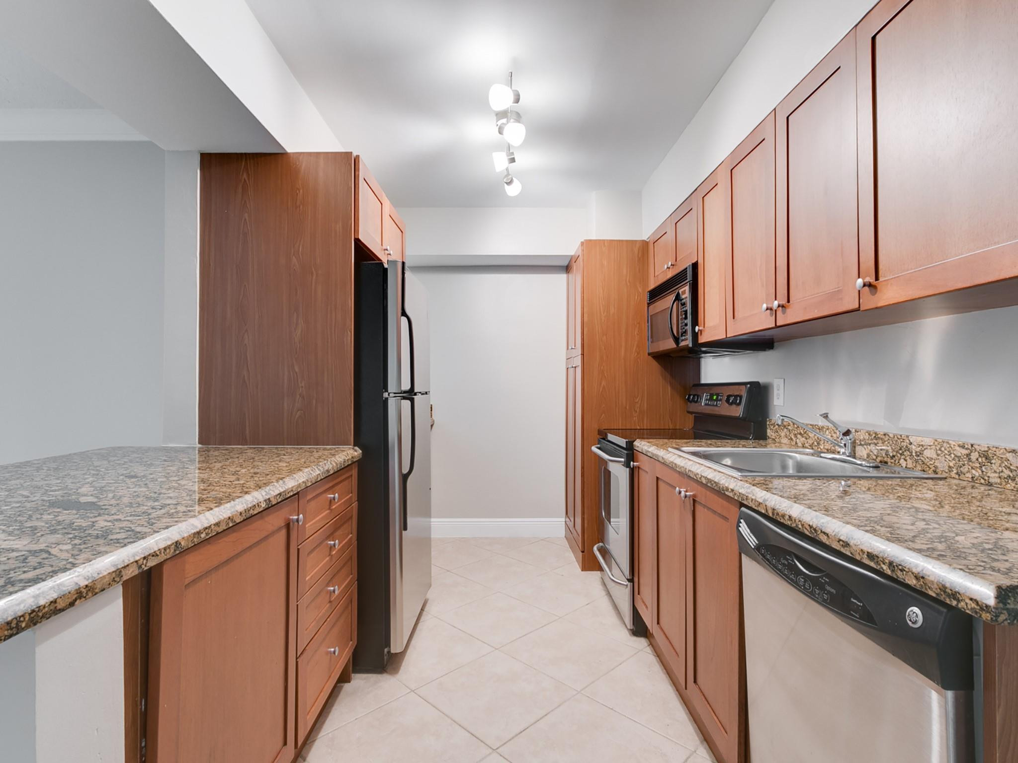 CORAL RIDGE PLACE CONDO - Residential Lease