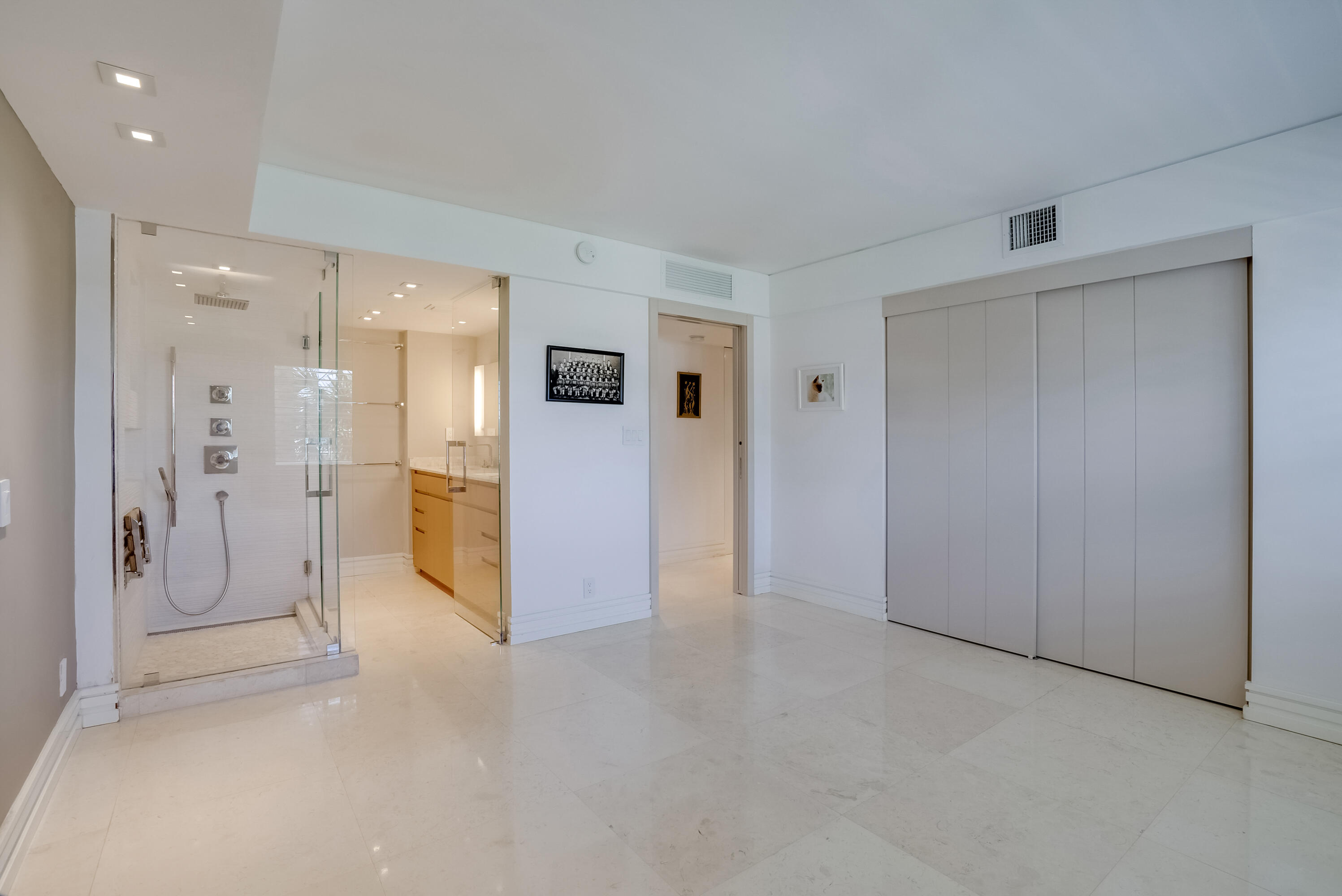 2000 S Ocean Lane 202