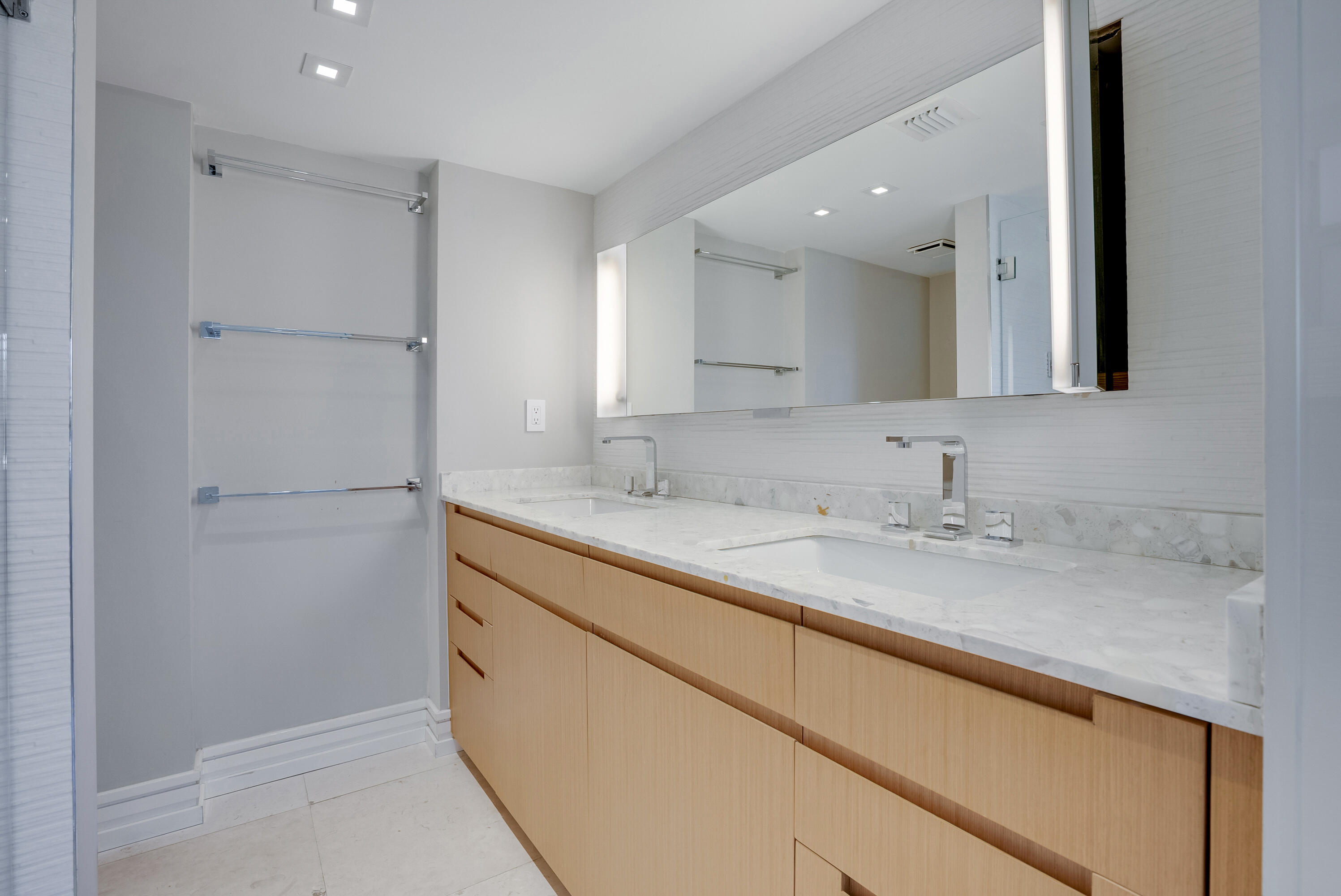 ORLEANS CHATEAU & VILLAS CO-OP - Residential