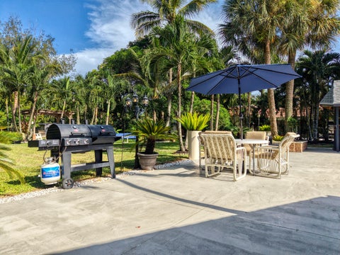 Tiny photo for 400 E Acre Drive, Plantation, FL 33317 (MLS # B26078658)