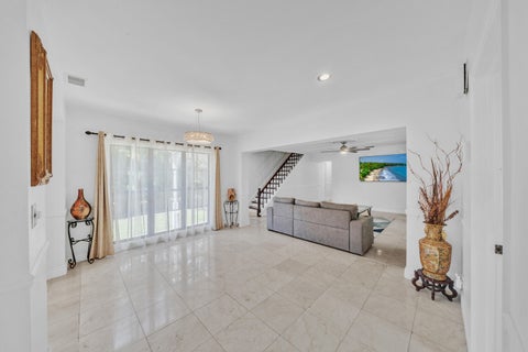 Tiny photo for 400 E Acre Drive, Plantation, FL 33317 (MLS # B26078658)