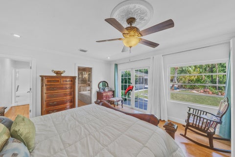 Tiny photo for 400 E Acre Drive, Plantation, FL 33317 (MLS # B26078658)