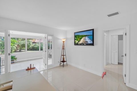Tiny photo for 400 E Acre Drive, Plantation, FL 33317 (MLS # B26078658)