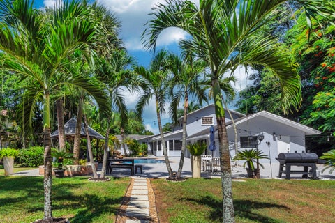 Tiny photo for 400 E Acre Drive, Plantation, FL 33317 (MLS # B26078658)