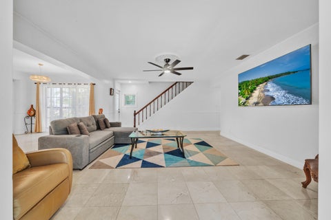 Tiny photo for 400 E Acre Drive, Plantation, FL 33317 (MLS # B26078658)
