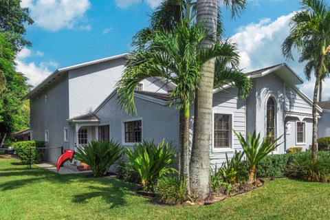 Tiny photo for 400 E Acre Drive, Plantation, FL 33317 (MLS # B26078658)