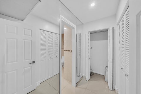 Tiny photo for 400 E Acre Drive, Plantation, FL 33317 (MLS # B26078658)