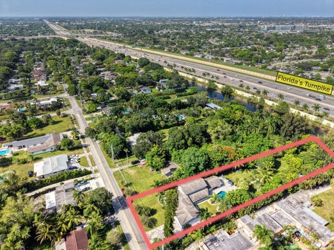 Tiny photo for 400 E Acre Drive, Plantation, FL 33317 (MLS # B26078658)