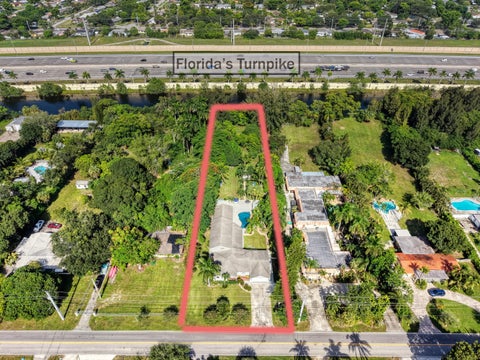 Tiny photo for 400 E Acre Drive, Plantation, FL 33317 (MLS # B26078658)