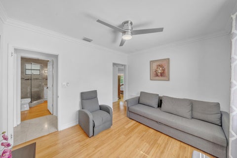 Tiny photo for 400 E Acre Drive, Plantation, FL 33317 (MLS # B26078658)
