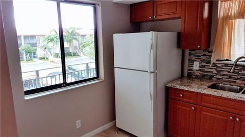 Condominium in Weston FL 439 Lakeview Dr Dr 4.jpg