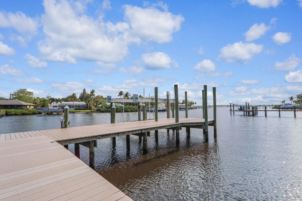 Photo of 609 SW Overlook Drive, Stuart, FL 34994 (MLS # R10967806)