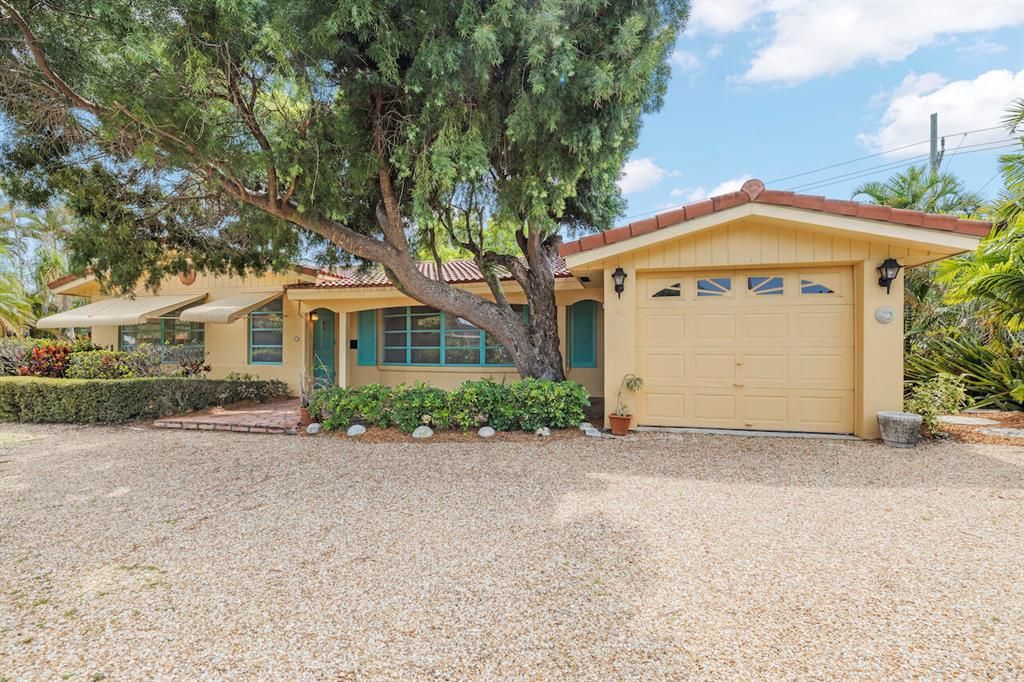 Photo of 1 SW 8th Terrace, Boca Raton, FL 33486 (MLS # R10885138)