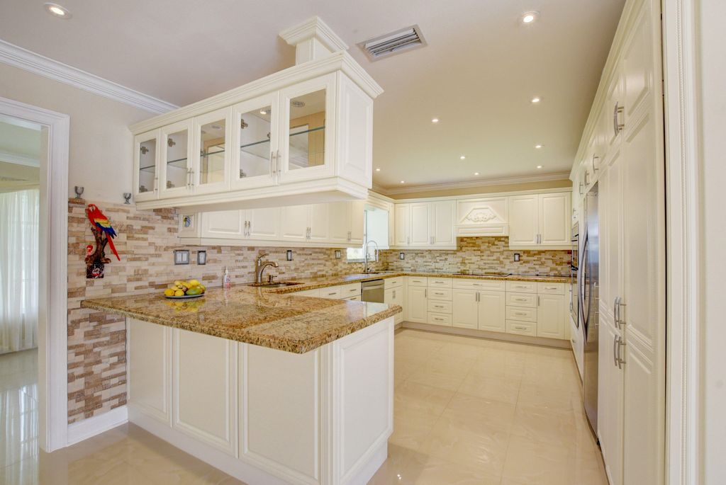 Photo of 806 SW 5th Avenue, Boynton Beach, FL 33426 (MLS # R11005288)