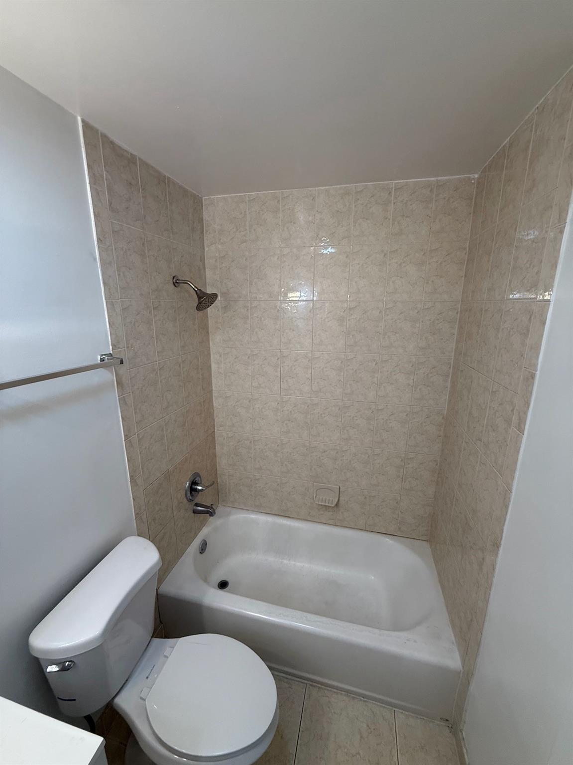 Loch Lomond Sec 3 78-46 B - Residential Lease