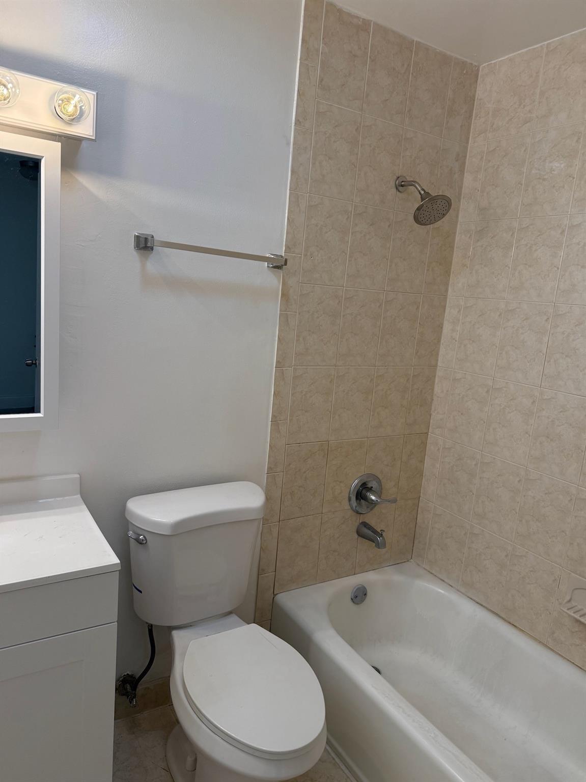 Loch Lomond Sec 3 78-46 B - Residential Lease