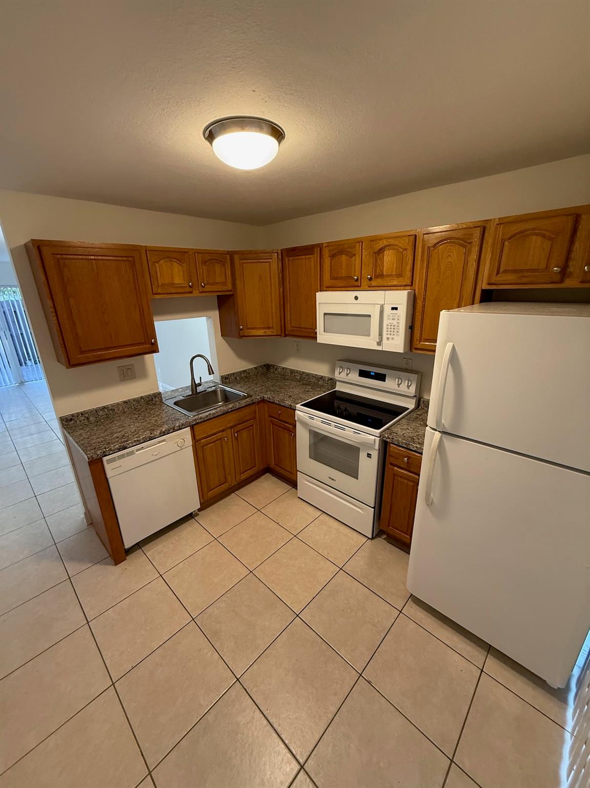 Loch Lomond Sec 3 78-46 B - Residential Lease