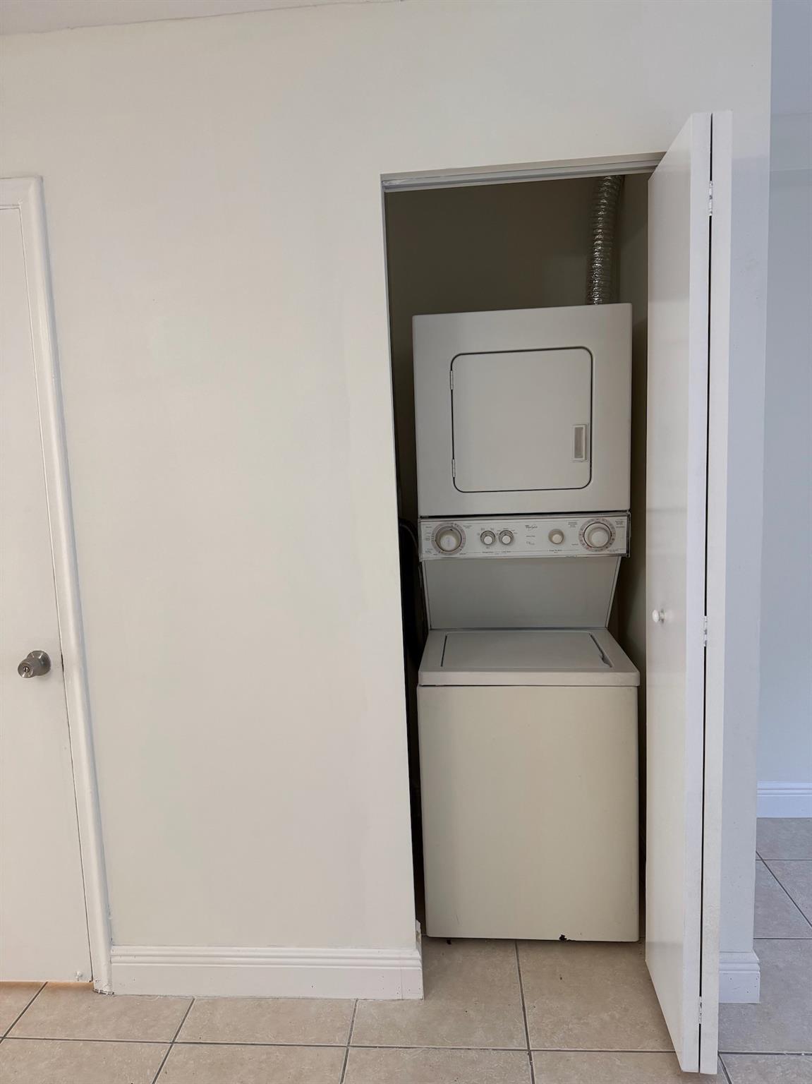 Loch Lomond Sec 3 78-46 B - Residential Lease